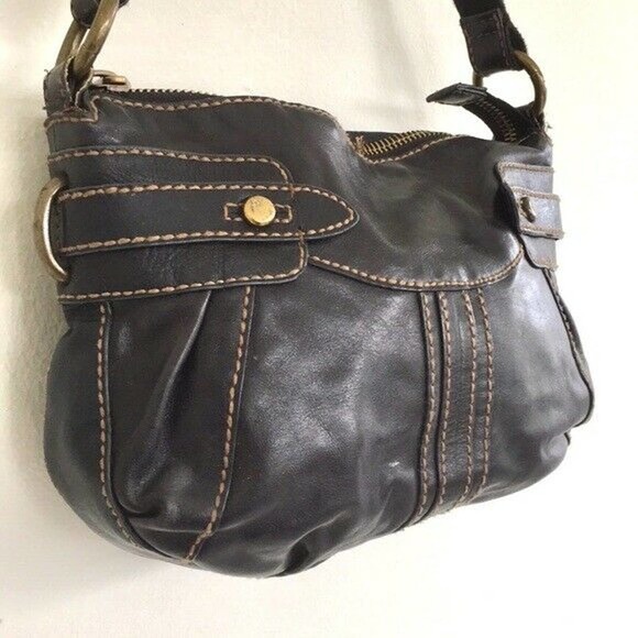 Fossil black classic leather shoulder bag women's EUC pre-owned 12" x 7.5" x 3" - Picture 7 of 8